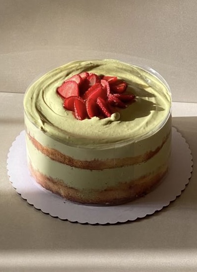 كاسترد فراولة وبستاشيو